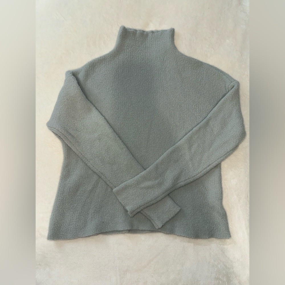 EXPRESS Extra Small Cashmere Sweater Long Sleeve Top Soft Mint Green Blue